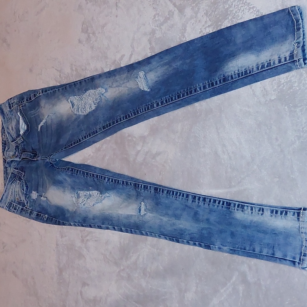 Size 3 Almost Famous jeans
